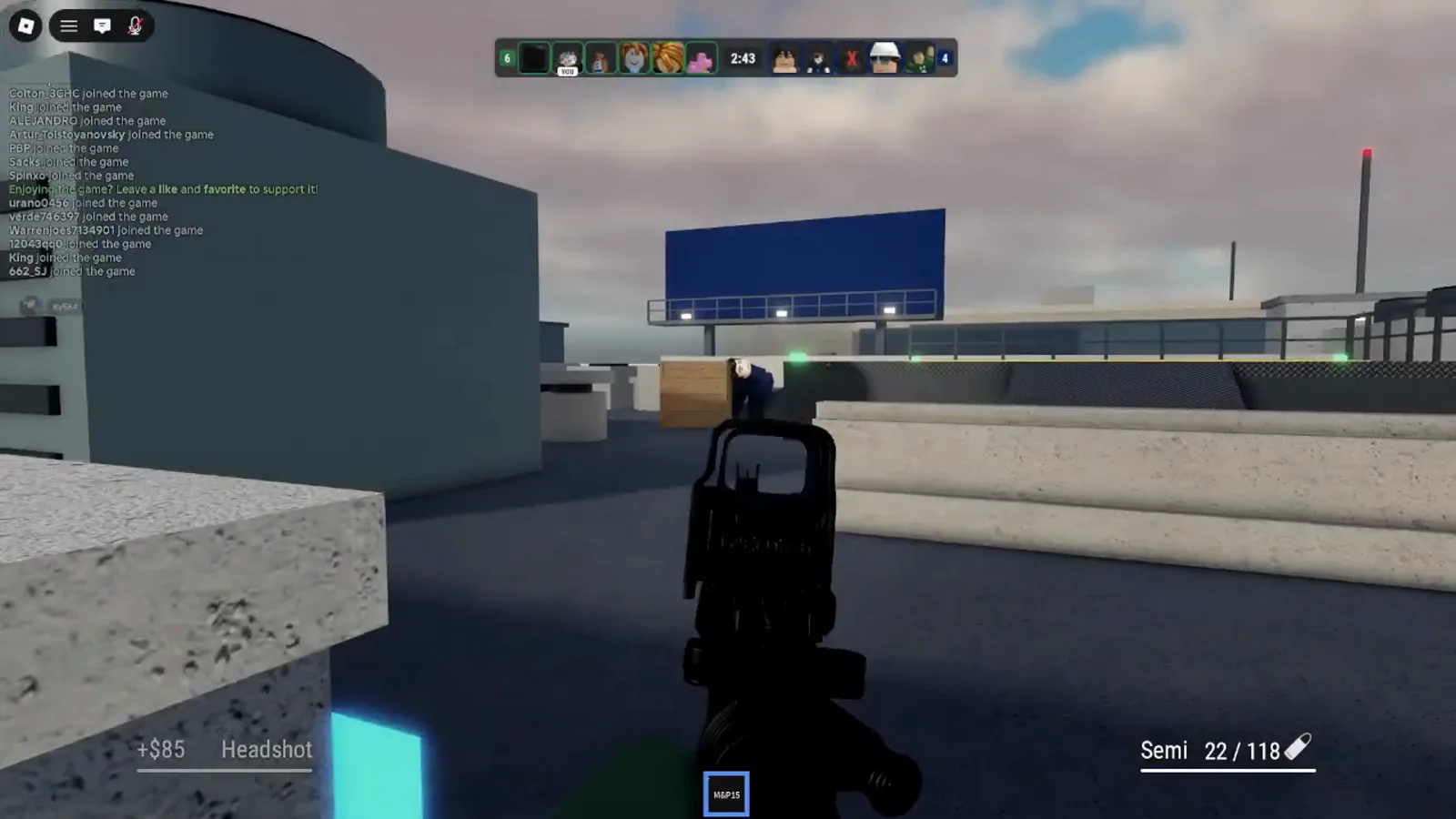 Realistic Home Defense rooftop ADS with an M&P15 holographic sight, Semi fire mode, 22 of 118 ammo, and a +$85 headshot reward pop-up.